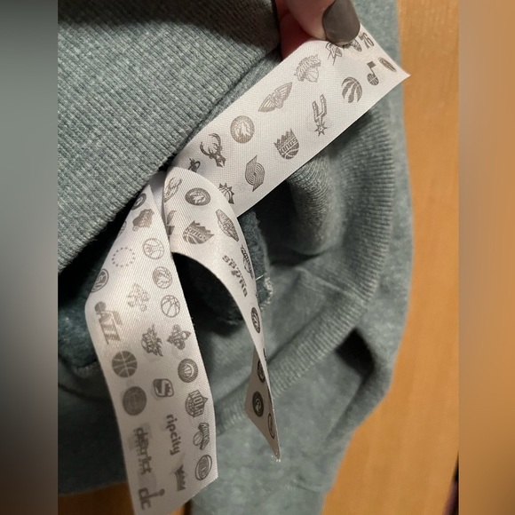 Milwaukee Buck's Mock Neck Sweatshirt - Picture 11 of 12